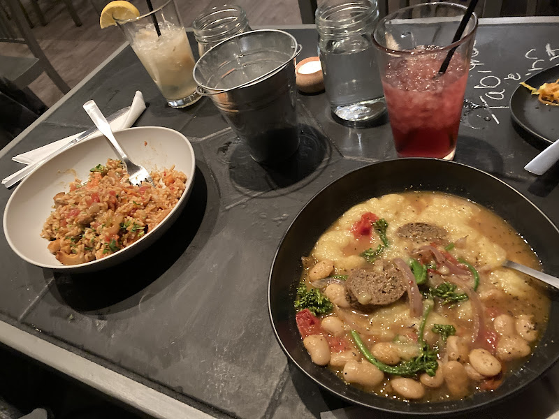 Earth's Harvest Kitchen & Juicery photo 3