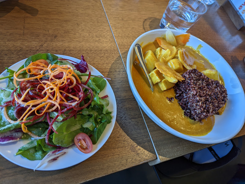 Love Organic Cafe