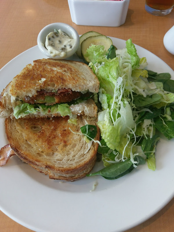 NOMZ - Restaurant & Bar - Akron, OH photo 4