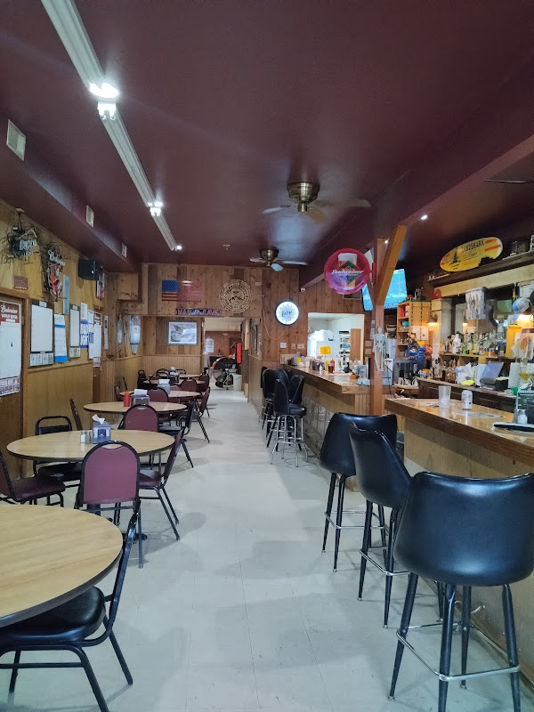 Plank-Inn Bar & Grill