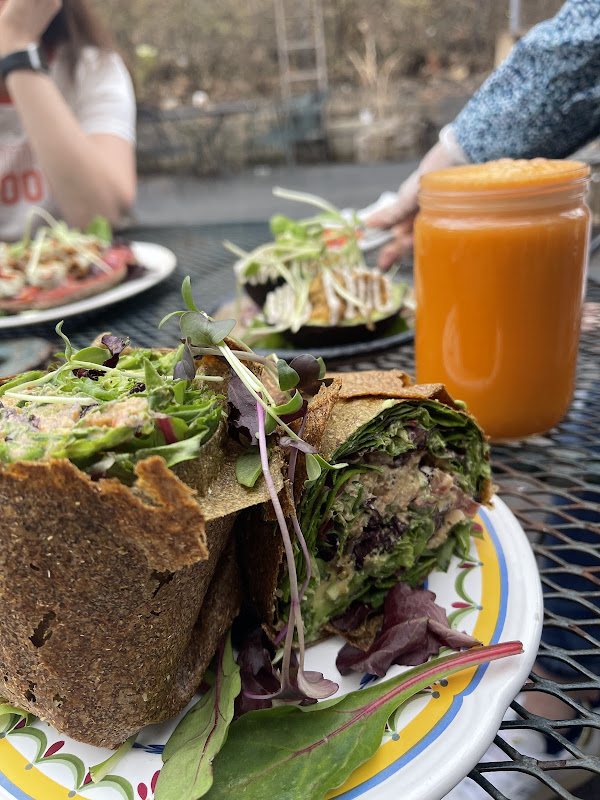 Roots Café